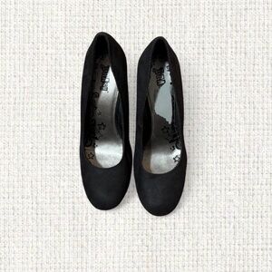 Brash Black Suede Wedge Heels – Size 8.5 – Comfortable Classic